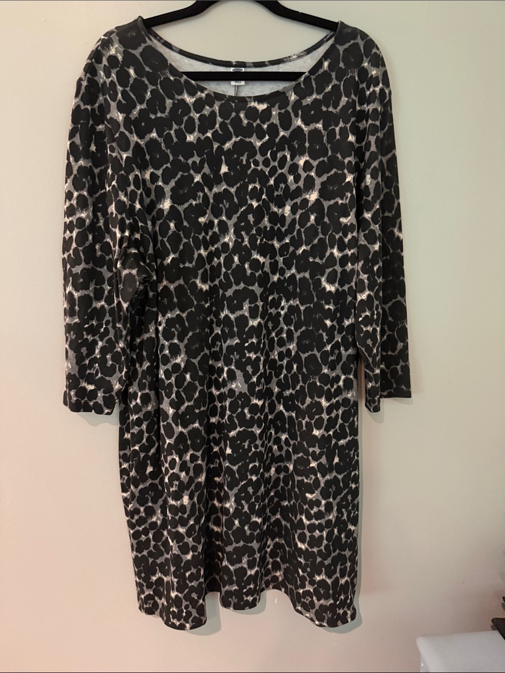 Old Navy Black and White Leopard Print Long Sleeve Dress